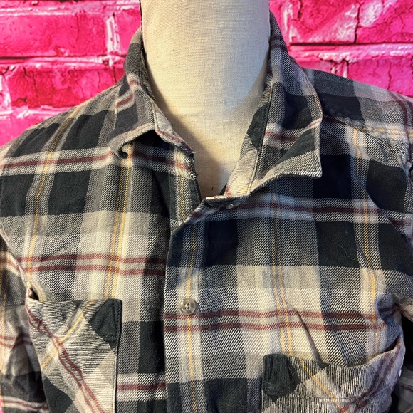 Vans‎ plaid button up shirt - Picture 2 of 7